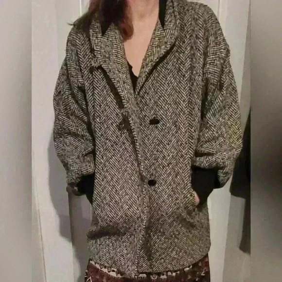 Vintage Tweed Coat - Union Made by Karizma East Ltd. - Picture 2 of 16